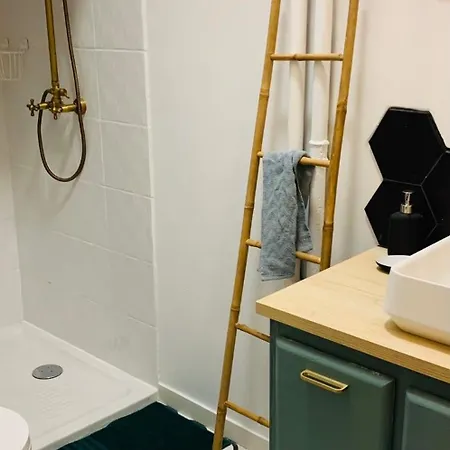 Appartement A 2 Pas Du Moulin Rouge Parijs